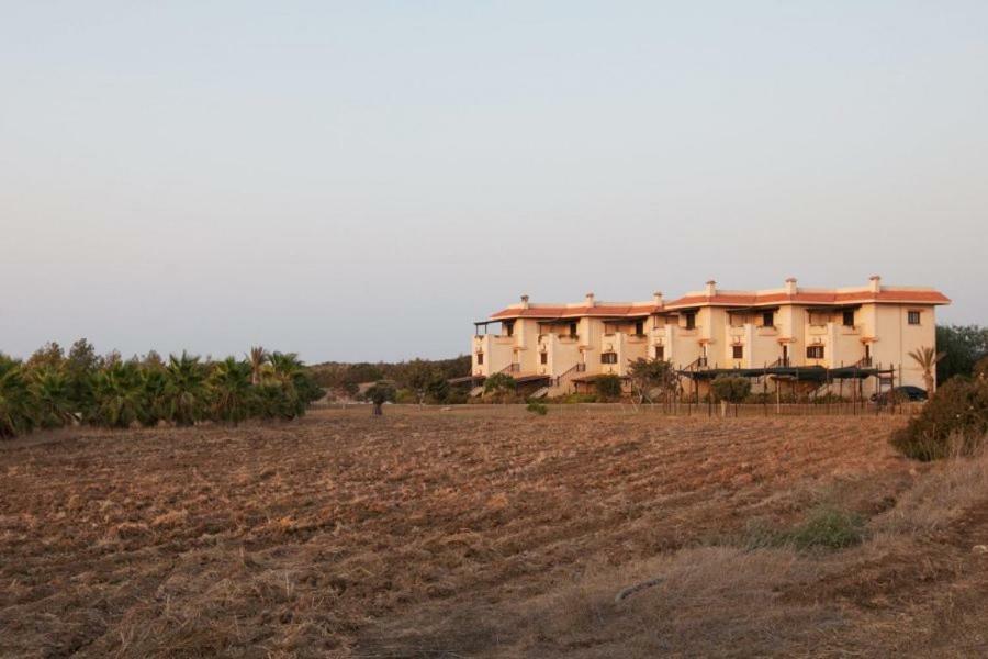 Balci Plaza Hotel And Balci Plaza Guest Bungalows Karpaz Peninsula Selenias 외부 사진